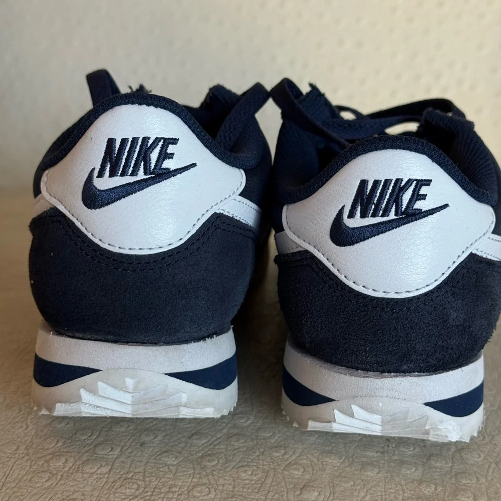 Nike Cortez - Picture 4 of 5